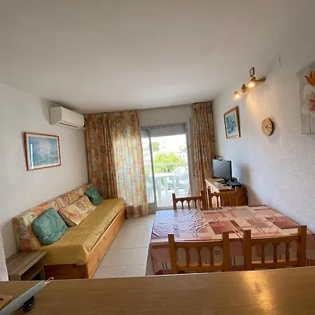 Gloria Crespo Pattaya 33 Apartment