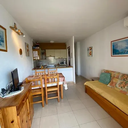 Gloria Crespo Pattaya 33 Apartment